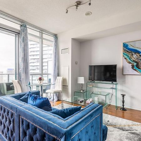 Gorgeous 1Br W/Parking Across The Scotiabank Arena Toronto Exterior photo